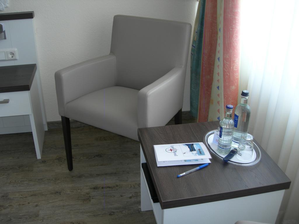 Classic Room Double Bed,406862292:JPEG