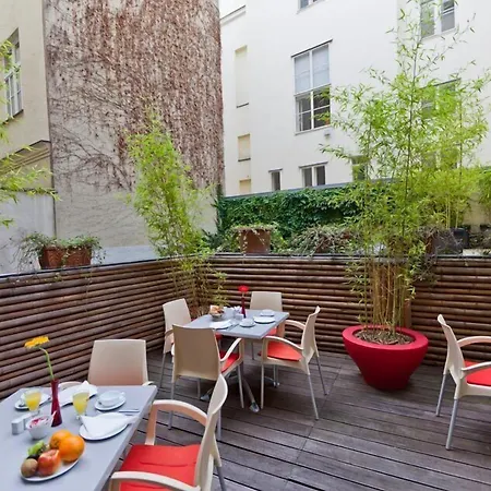 Hotel Boltzmann-3